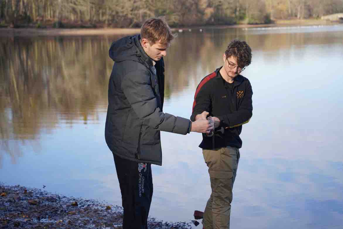 teaching a beginner how to use a modern lure fishing kit