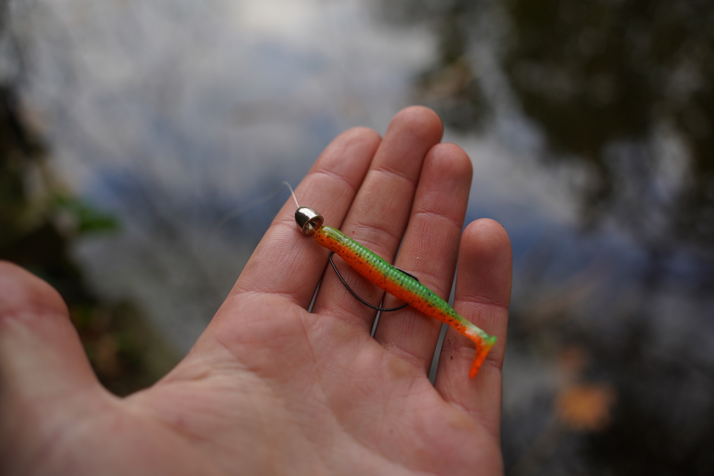 How to Tie a mini Texas Rig (weedless rig for bass and many others) 